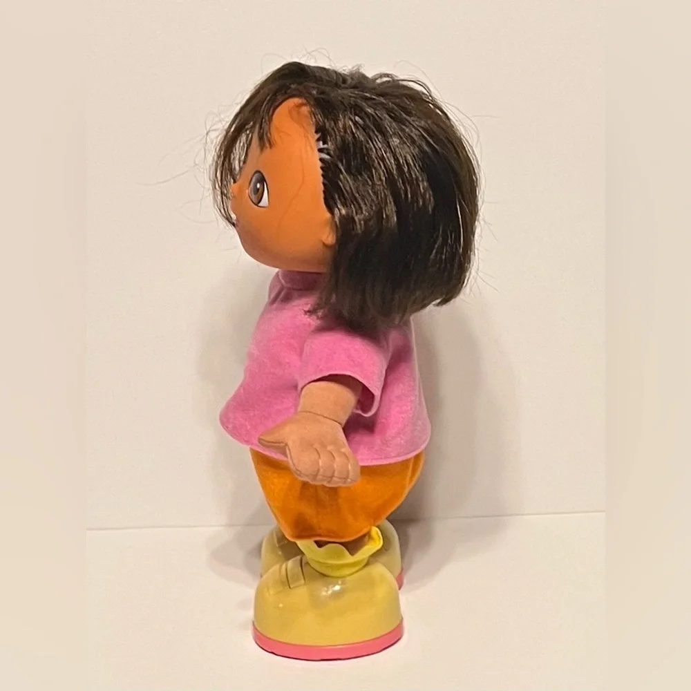 2001 Fisher Price Dora The Explorer Dancing Doll